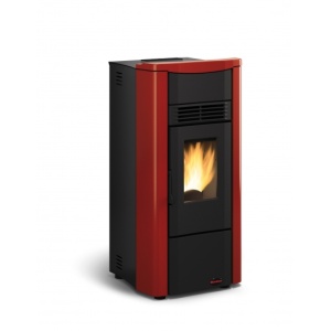 Pelletikamin Giusy EVO 7kw– 200m3 pinna kütmiseks, punane